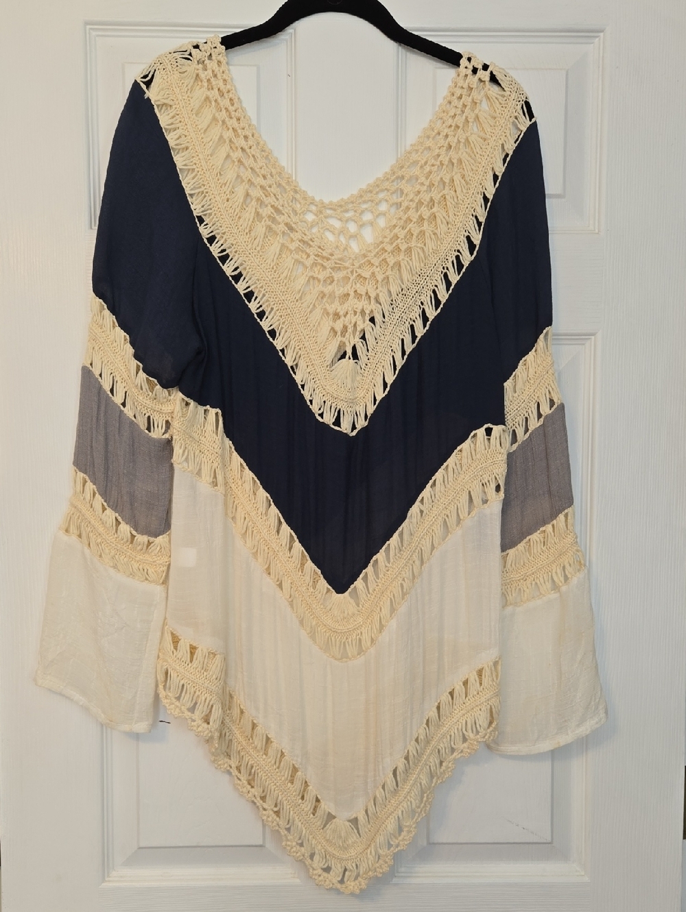 Boho Crochet Trim V-Neck Colorblock Tunic - Navy & Cream